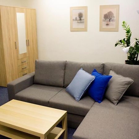 Blue Apartment In Beautiful English Style Garden With Atmosphere Praga Esterno foto