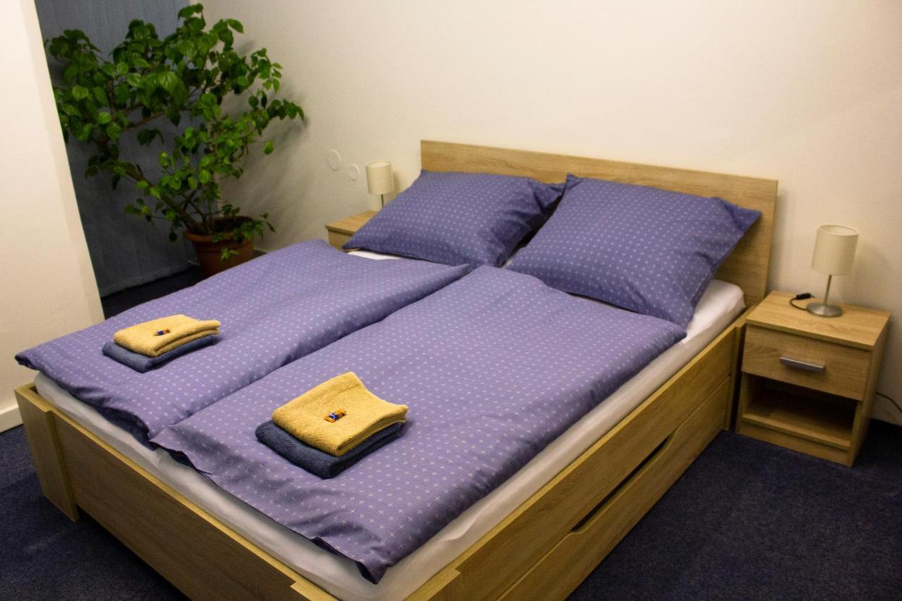 Blue Apartment In Beautiful English Style Garden With Atmosphere Praga Esterno foto