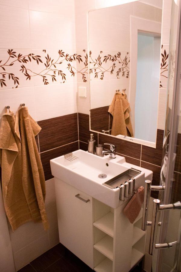 Blue Apartment In Beautiful English Style Garden With Atmosphere Praga Esterno foto