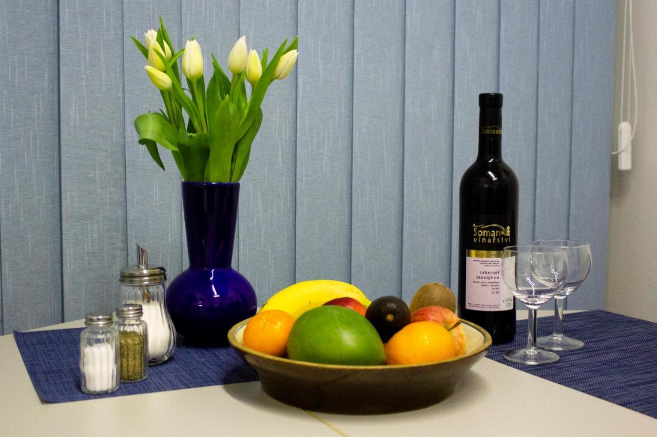 Blue Apartment In Beautiful English Style Garden With Atmosphere Praga Esterno foto
