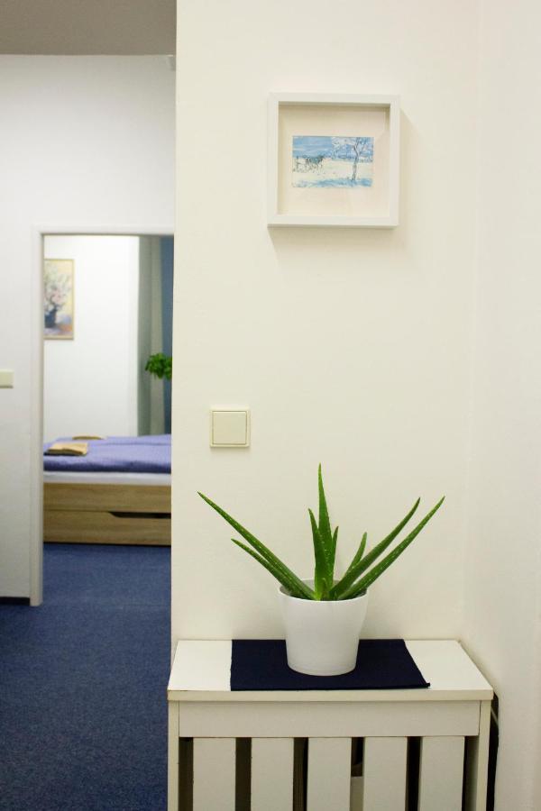 Blue Apartment In Beautiful English Style Garden With Atmosphere Praga Esterno foto