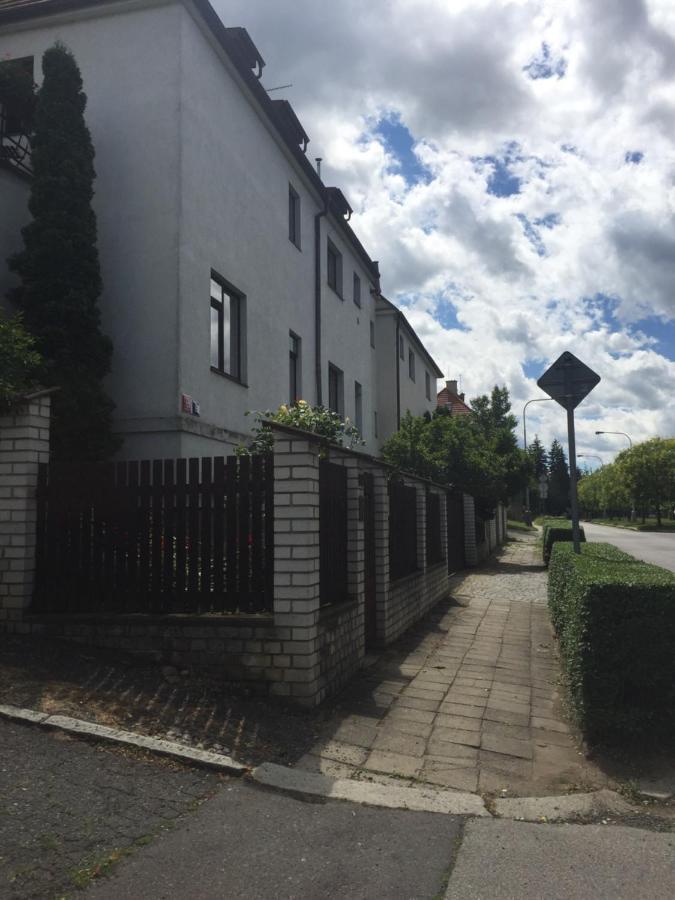Blue Apartment In Beautiful English Style Garden With Atmosphere Praga Esterno foto