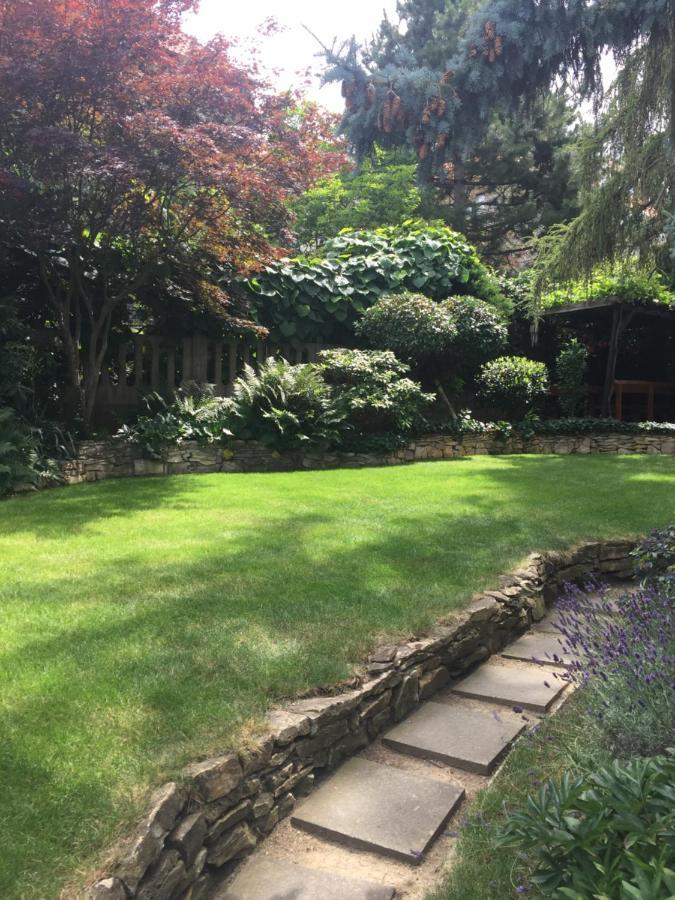 Blue Apartment In Beautiful English Style Garden With Atmosphere Praga Esterno foto
